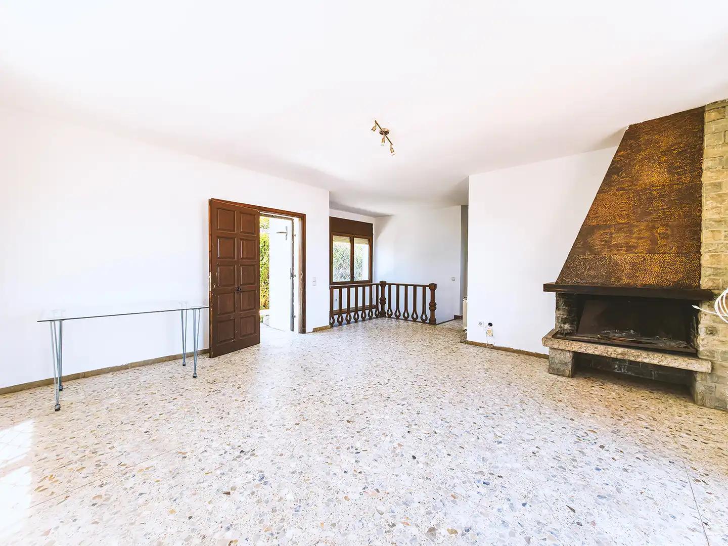 Sala d'estar de Casa o xalet en venda en Sant Pol de Mar amb Calefacció, Jardí privat i Terrassa