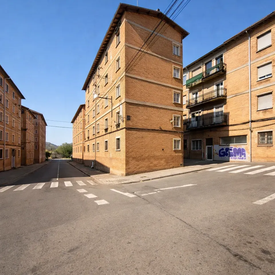 Vista exterior de Piso en venta en Burlada / Burlata con Calefacción