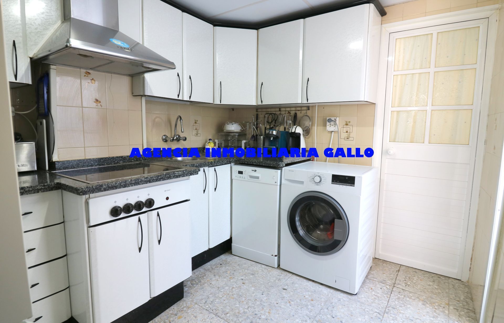 Cocina de Casa adosada en venta en  Sevilla Capital con Aire acondicionado