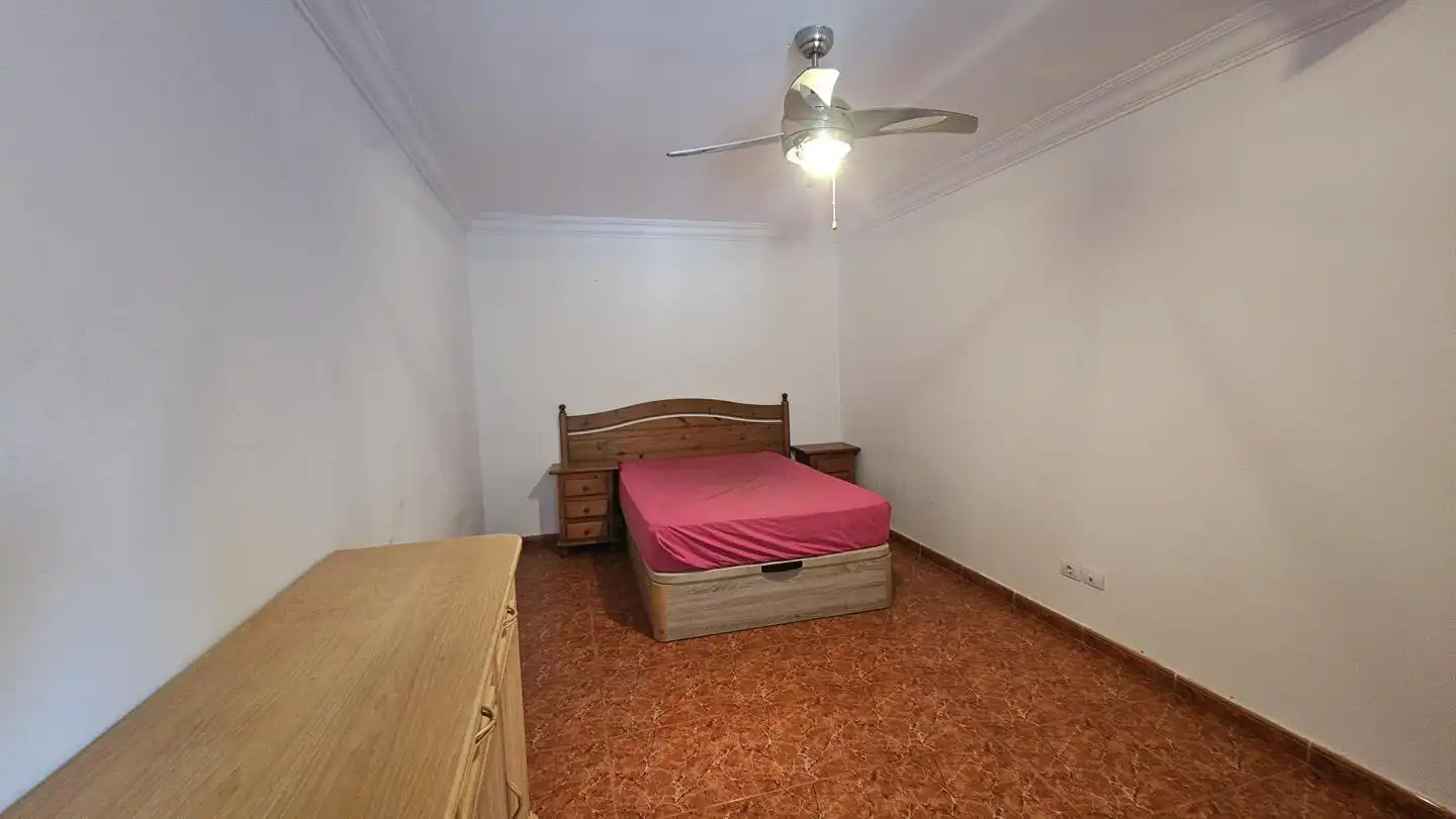 Habitación de Piso de alquiler en San Bartolomé de Tirajana con Terraza y Amueblado