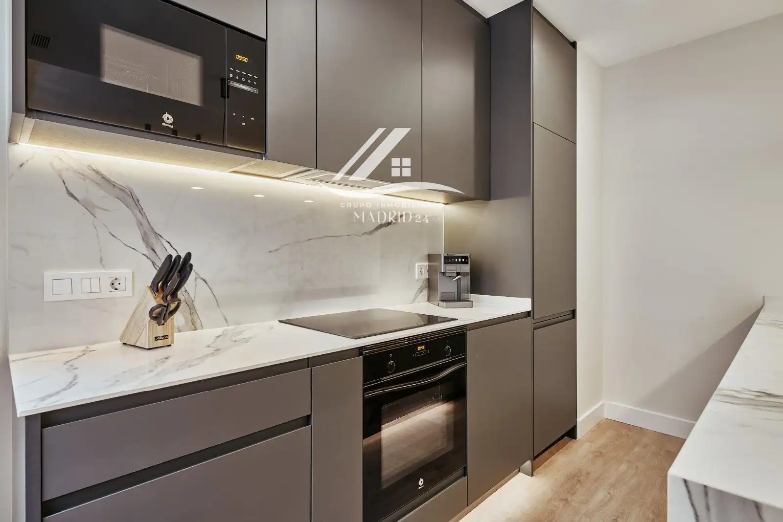 Flat with lift for sale in Calle de Fernán González, imagen 8