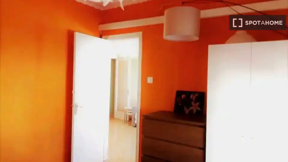 Habitación en Almeda - El Corte Inglés