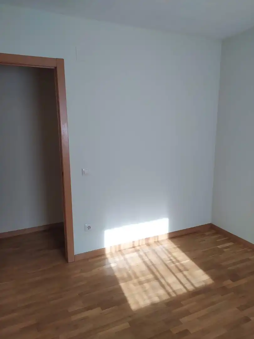 Habitación de Ático en venta en Venta de Baños con Calefacción, Parquet y Terraza