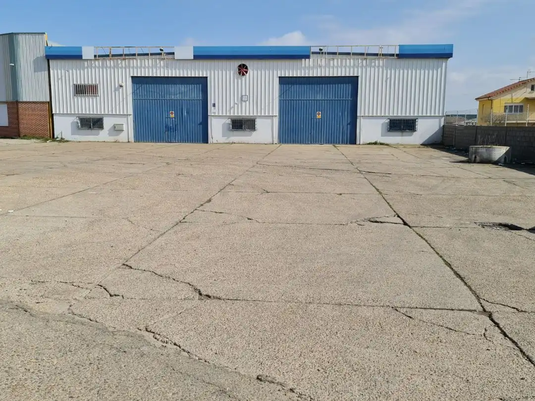 Vista exterior de Terreno industrial en venta en León Capital 