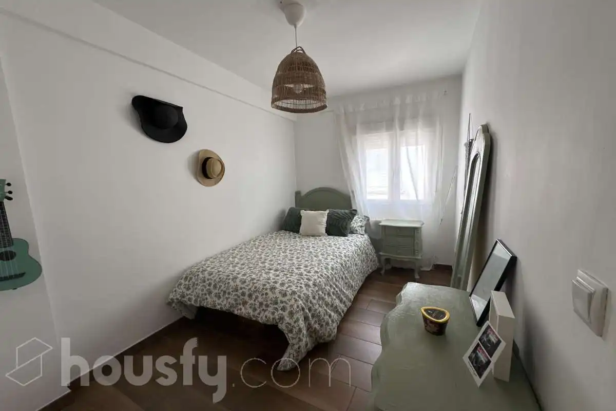 Flat for rent in Calle Ruiz de Alarnes, San Isidro