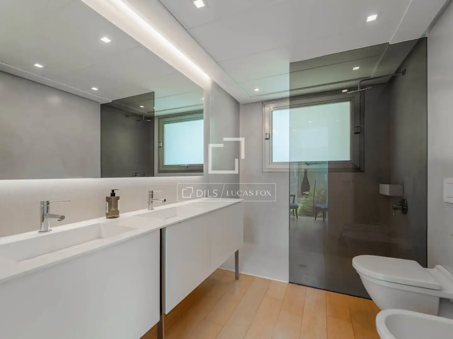 Baño de Casa o chalet en venta en Godella con Aire acondicionado, Calefacción y Jardín privado