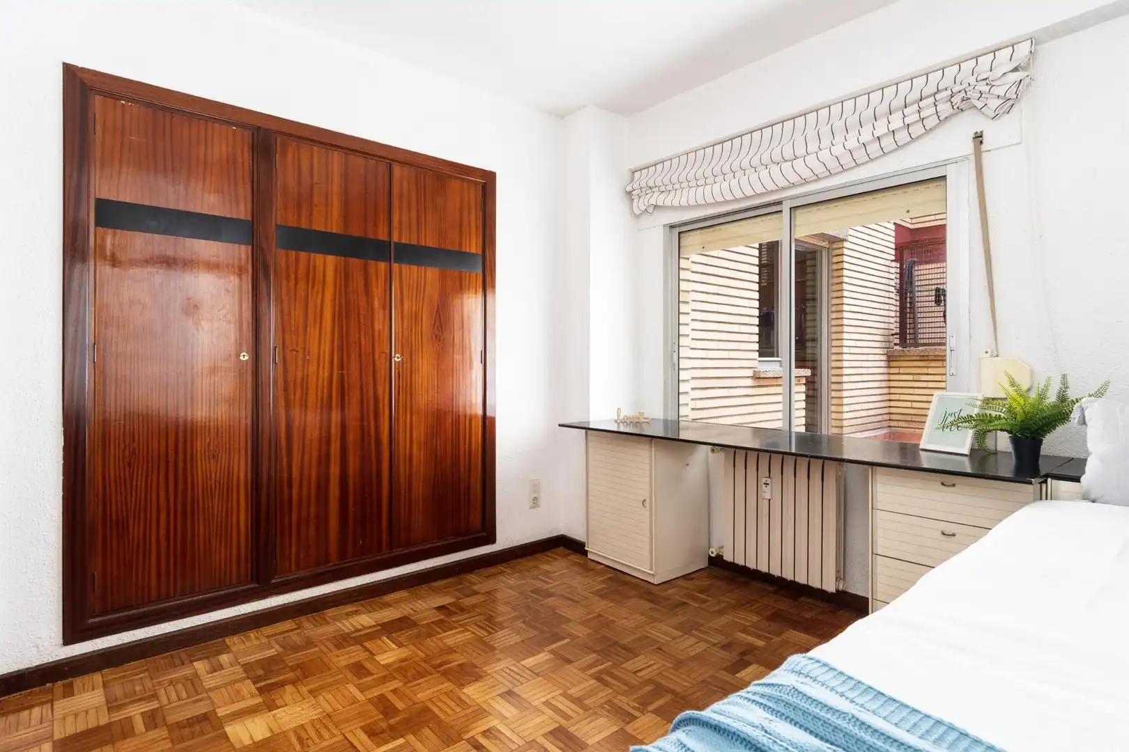 Piso en venta en Avenida ALIERTA, CESAREO, 42, Parque Miraflores