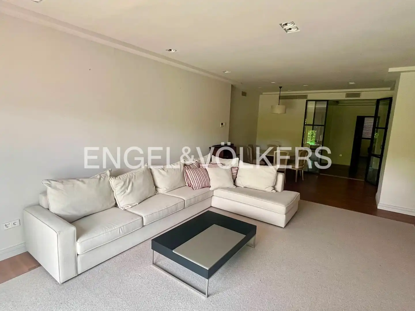 Sala de estar de Apartamento de alquiler en Madrid con Aire acondicionado, Calefacción y Jardín privado