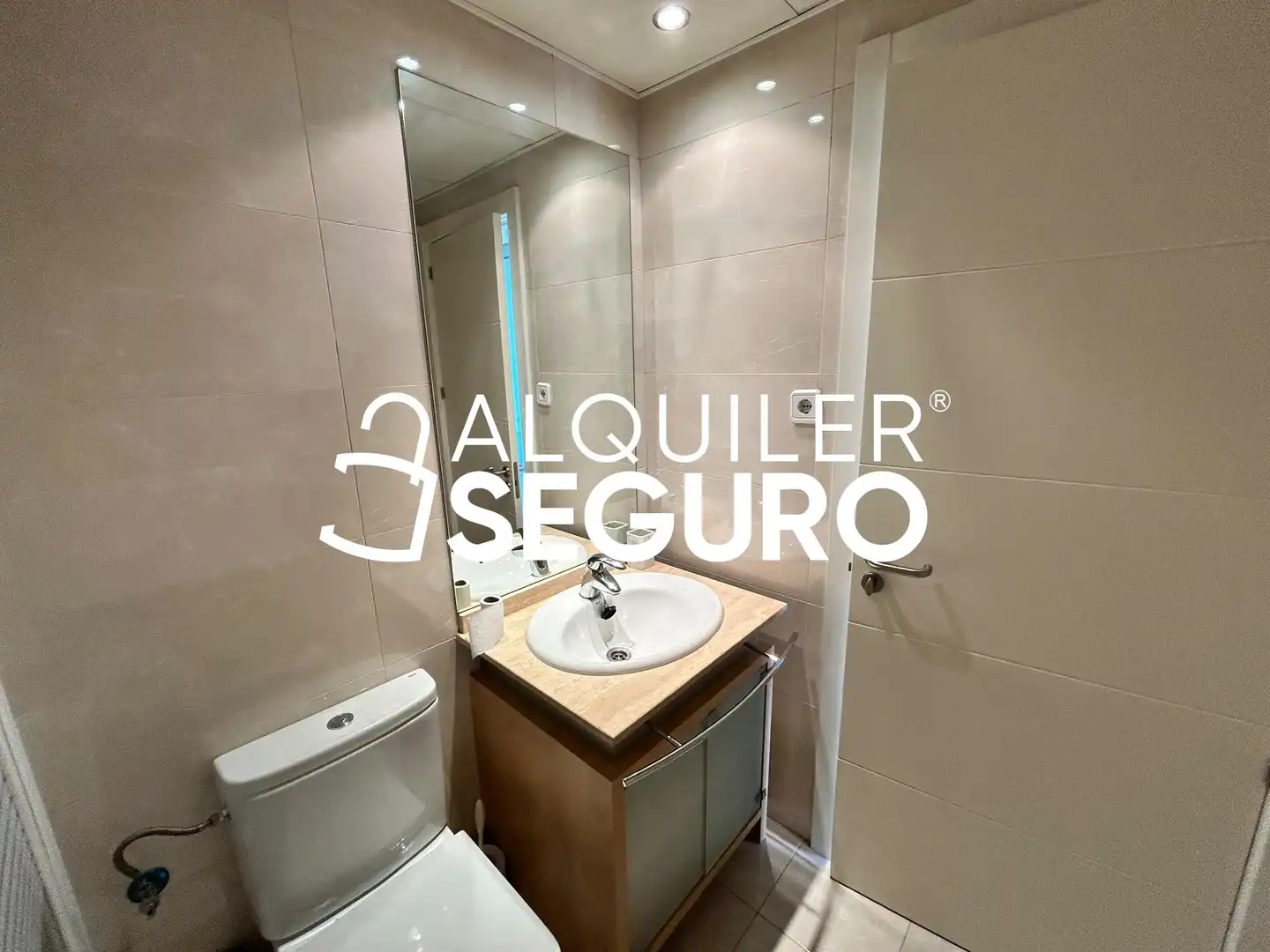 Badezimmer von Wohnung zur Miete in Madrid mit Klimaanlage, Heizung und Abstellraum