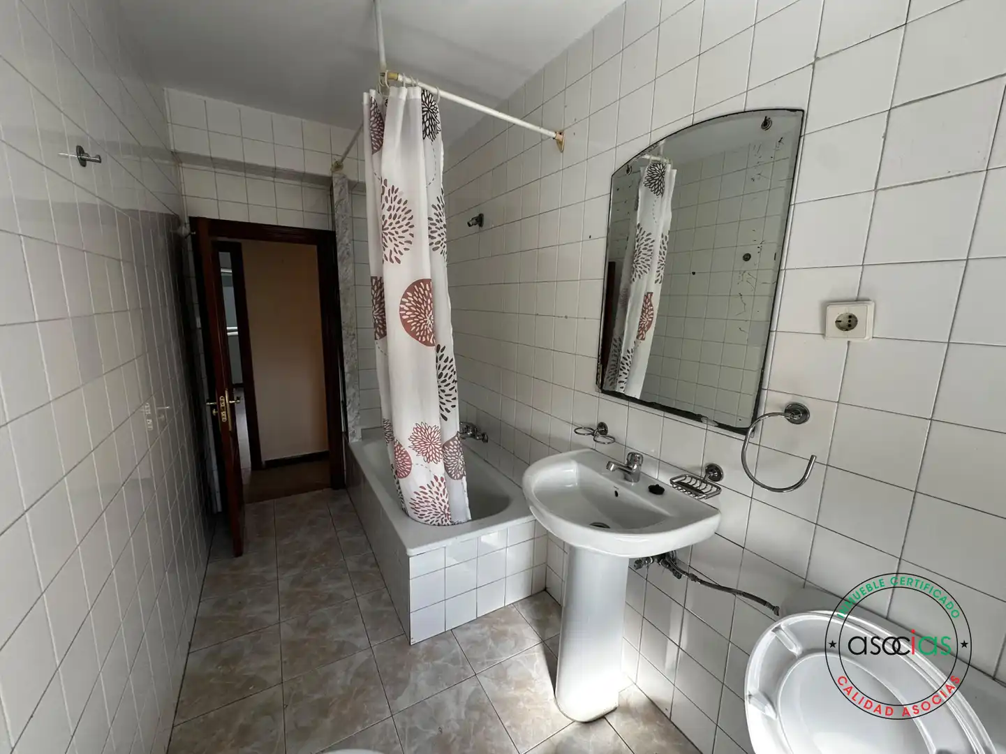 Baño de Piso en venta en Gijón  con Calefacción