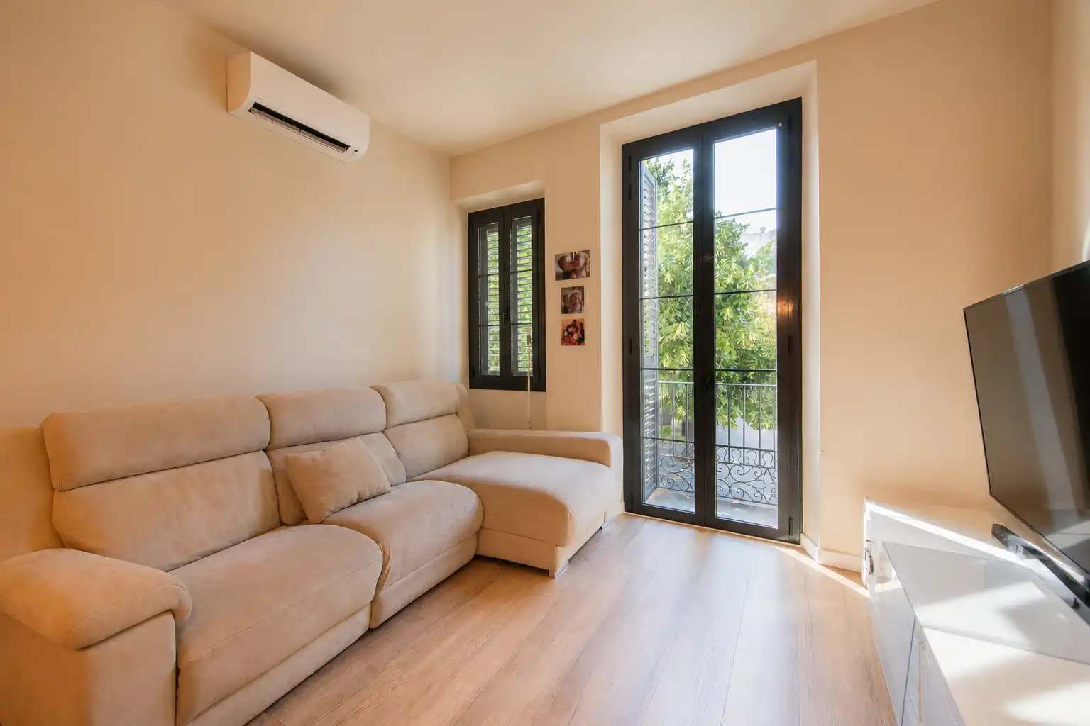Sala d'estar de Dúplex de lloguer en Sant Feliu de Guíxols amb Aire condicionat, Calefacció i Terrassa