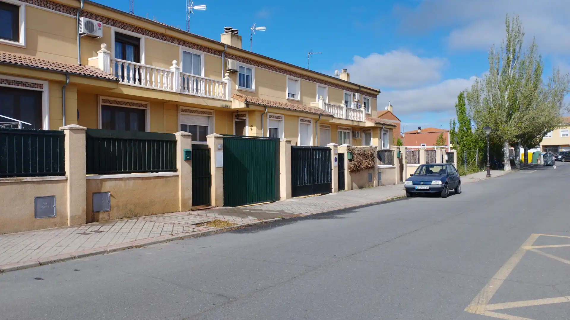 Vista exterior de Casa adosada en venta en Medina del Campo con Aire acondicionado y Calefacción