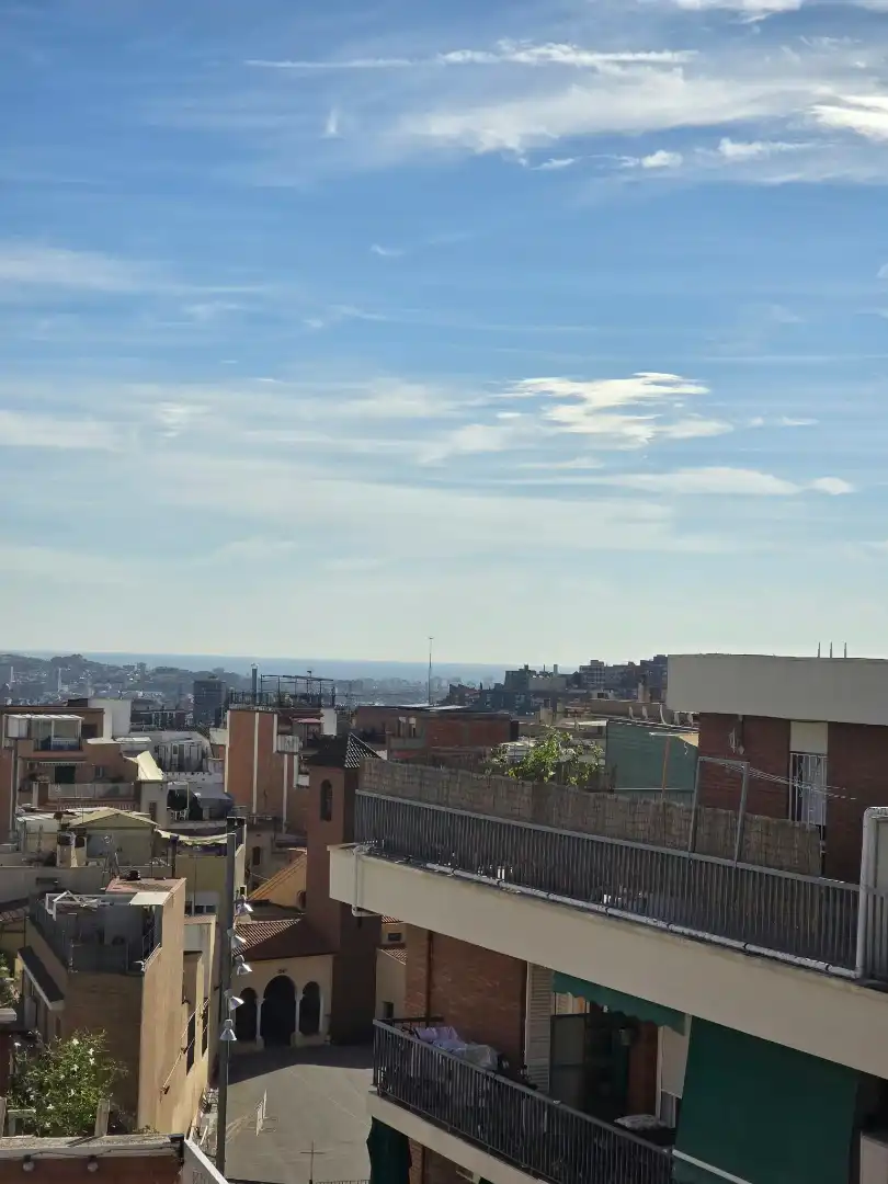 Vista exterior de Àtic en venda en Barcelona amb Aire condicionat, Calefacció i Terrassa