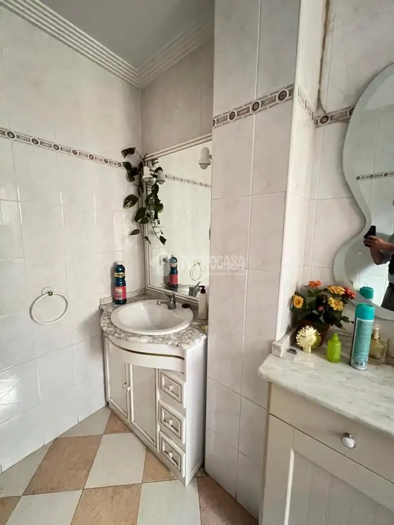 Baño de Piso en venta en Dos Hermanas con Terraza