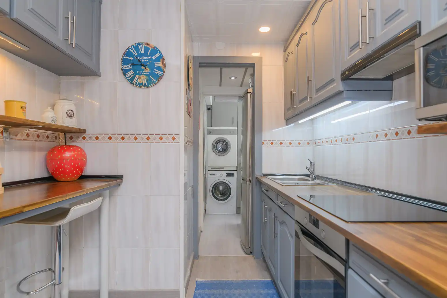 Küche von Wohnung zum Verkauf in Barcelona mit Heizung, Parkett und Balkon