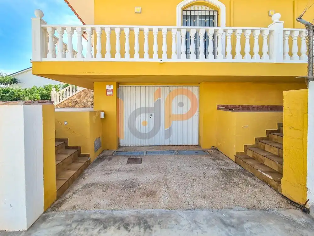 Vista exterior de Casa o xalet en venda en Huércal-Overa amb Aire condicionat, Calefacció i Jardí privat