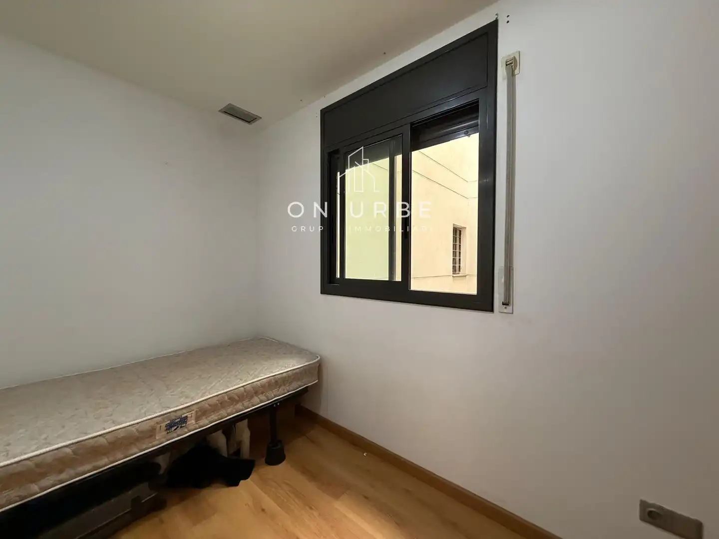 Dormitori de Pis en venda en Barcelona amb Aire condicionat, Terrassa i Traster