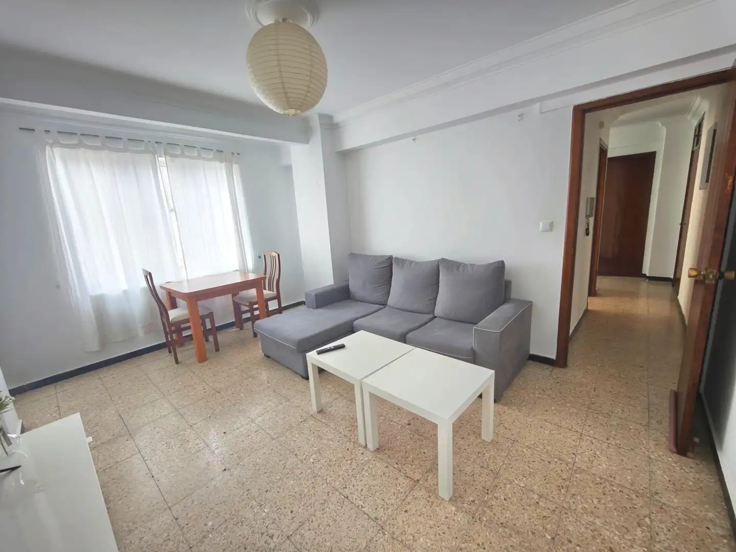 Sala d'estar de Pis de lloguer en Ferrol amb Moblat i Alarma