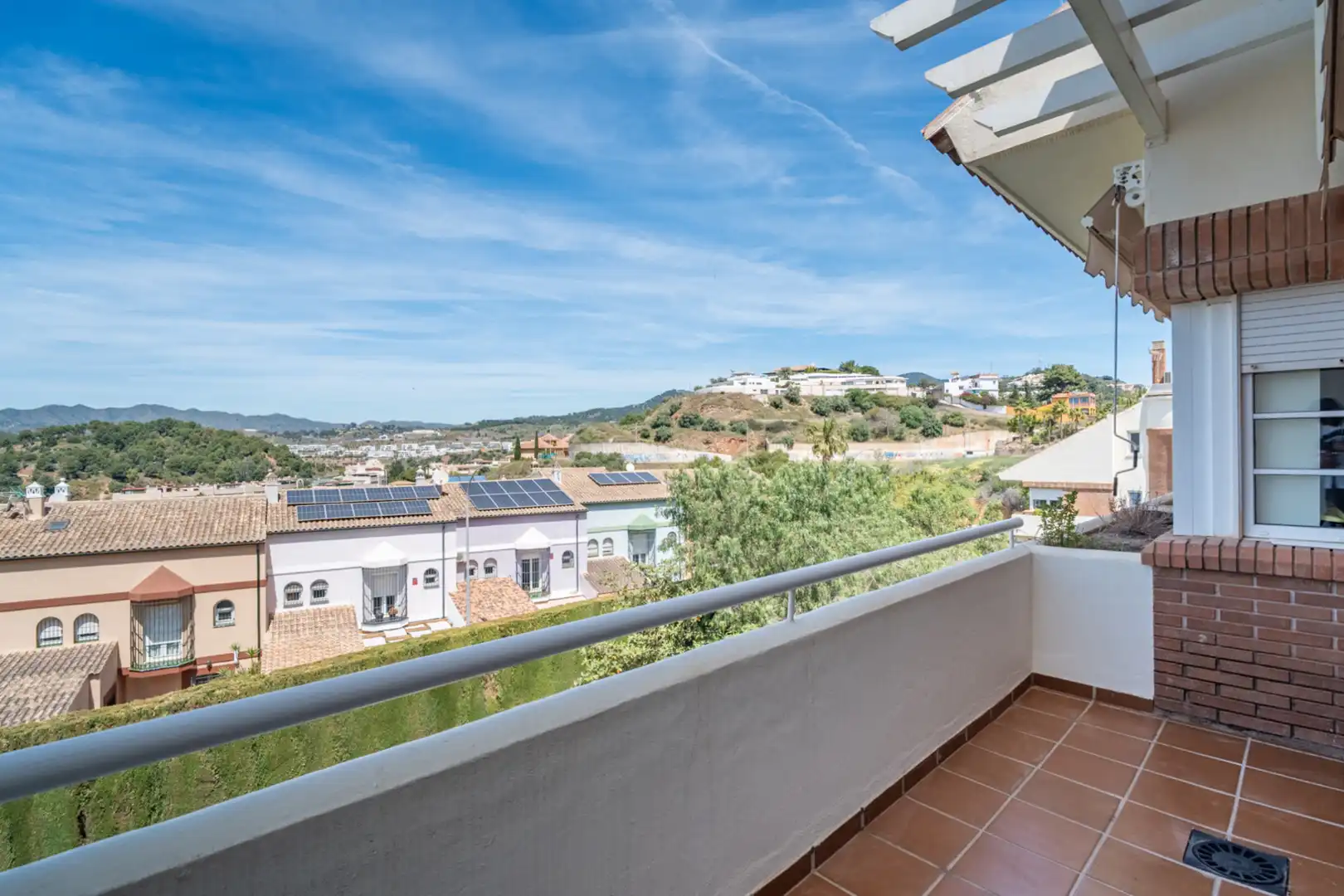 Vista exterior de Casa adosada en venda en Málaga amb Aire condicionat, Traster i Piscina