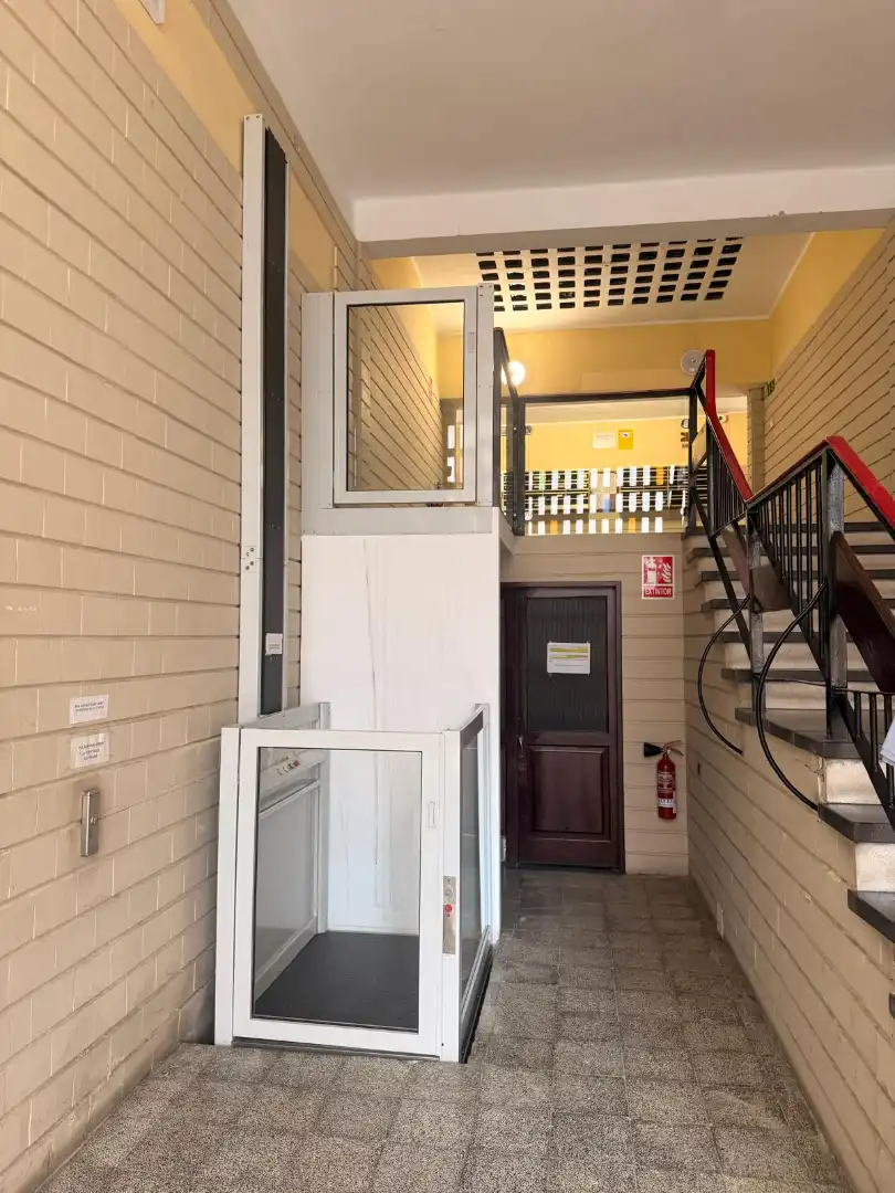 Pis en venda en Oviedo  amb Calefacció, Terrassa i Traster