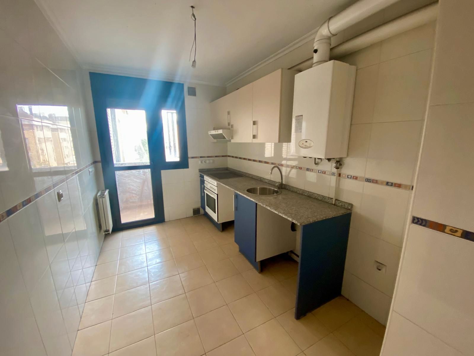 Kitchen of Flat for sale in Gijón   with Heating, Parquet flooring and Terrace