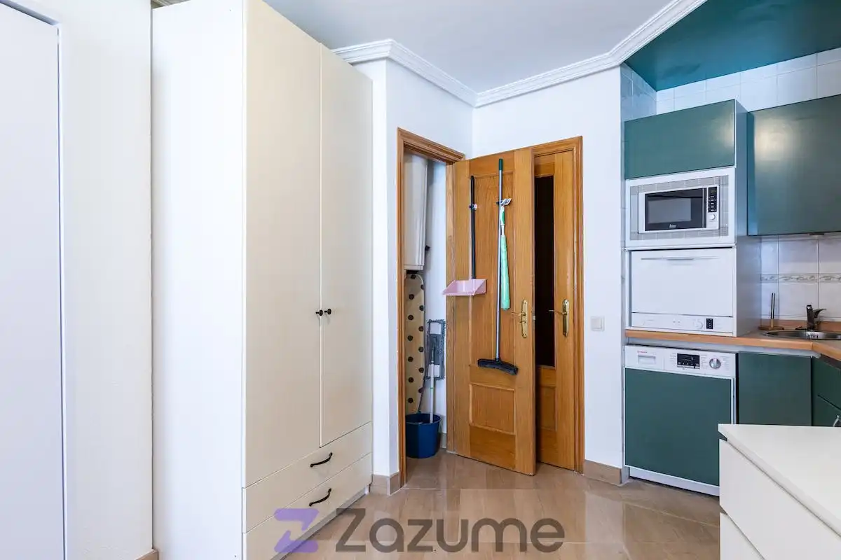 Wohnung zur Miete in C. de Leganitos, Palacio