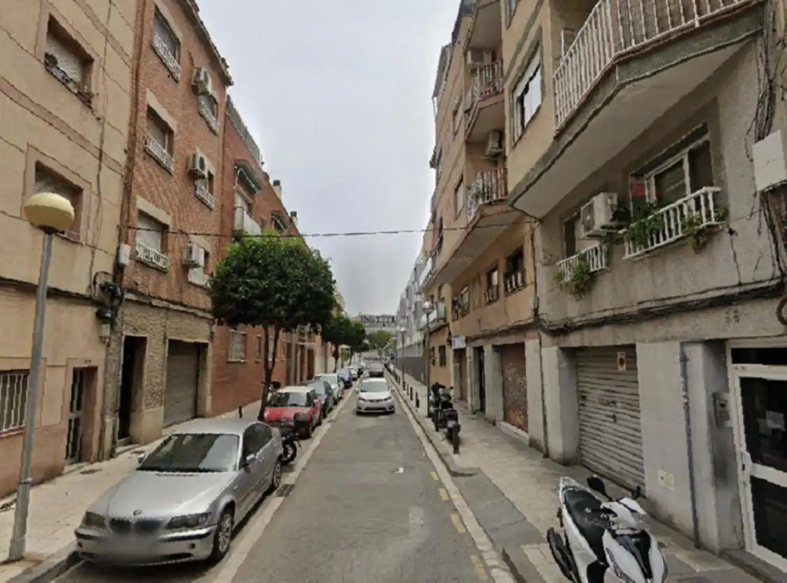 Vista exterior de Piso en venta en Cornellà de Llobregat