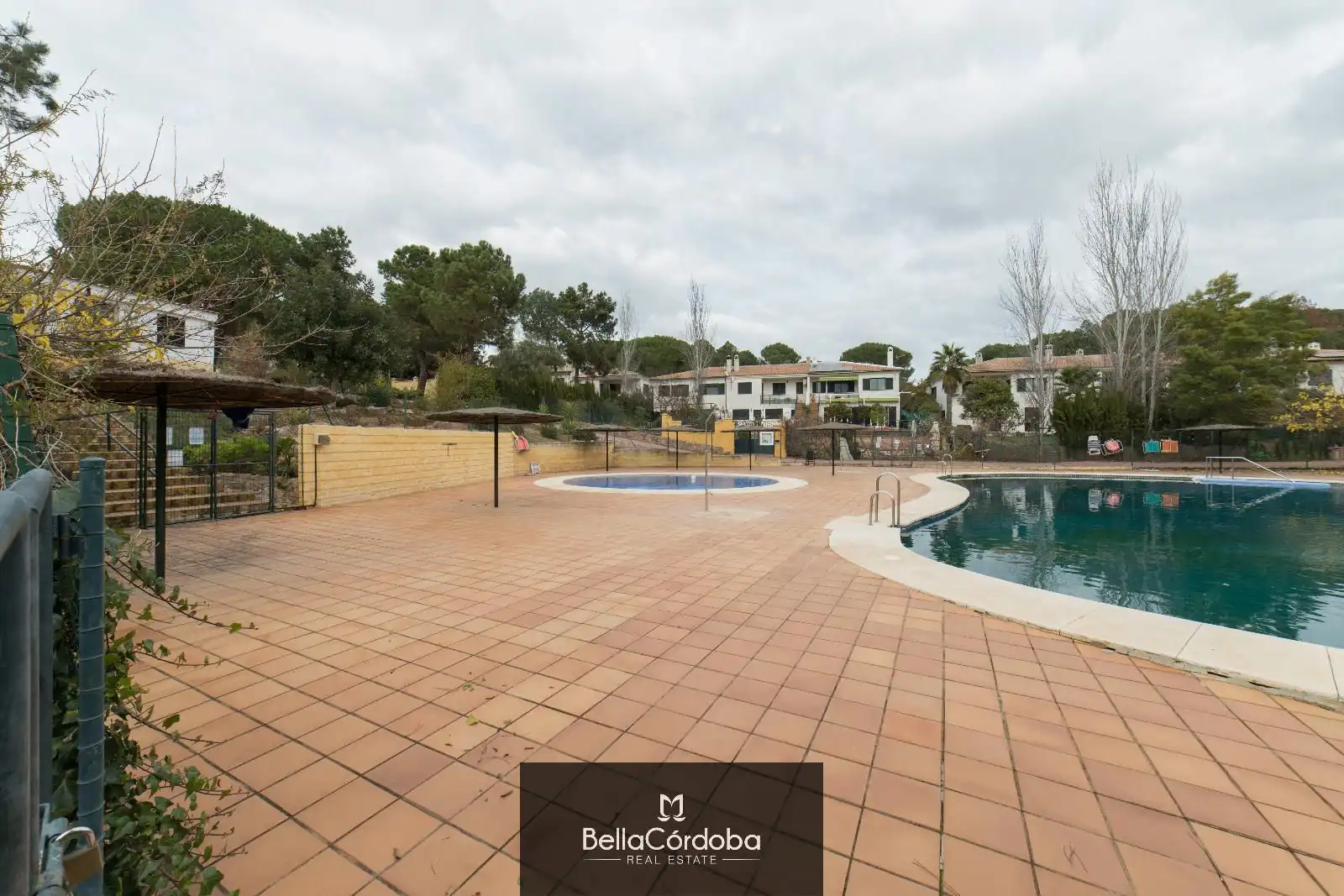 Jardí de Casa adosada en venda en Córdoba amb Aire condicionat, Calefacció i Piscina