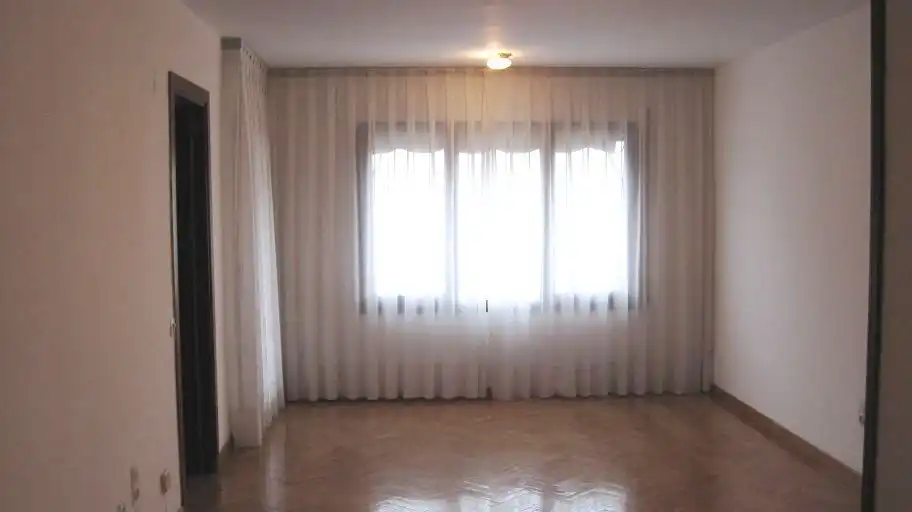 Apartamento de alquiler en Paseo Sagasta