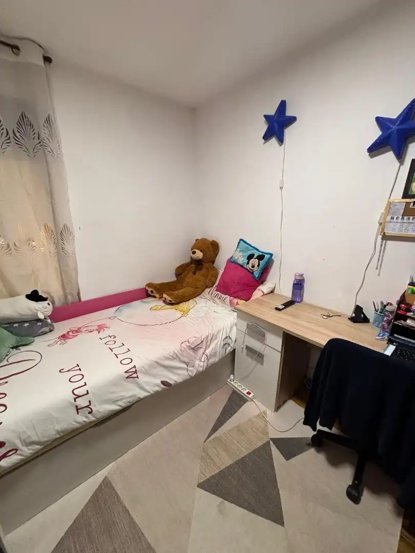 Dormitori de Pis en venda en Oviedo  amb Calefacció, Parquet i Forn