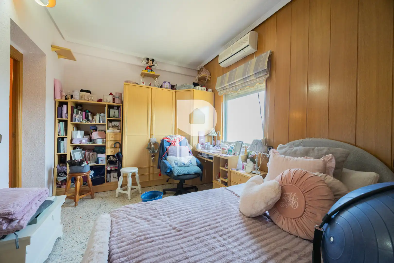 Dormitori de Casa o xalet en venda en Sant Andreu de la Barca amb Aire condicionat, Calefacció i Jardí privat