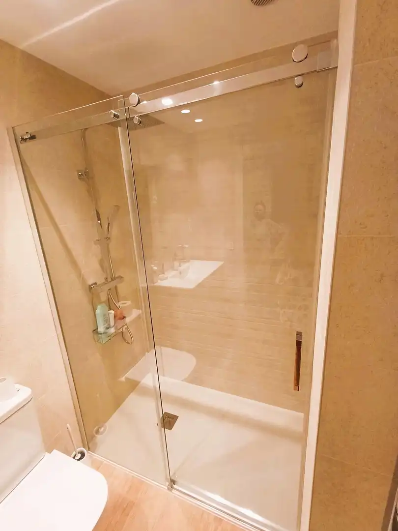 Baño de Piso en venta en León Capital  con Calefacción