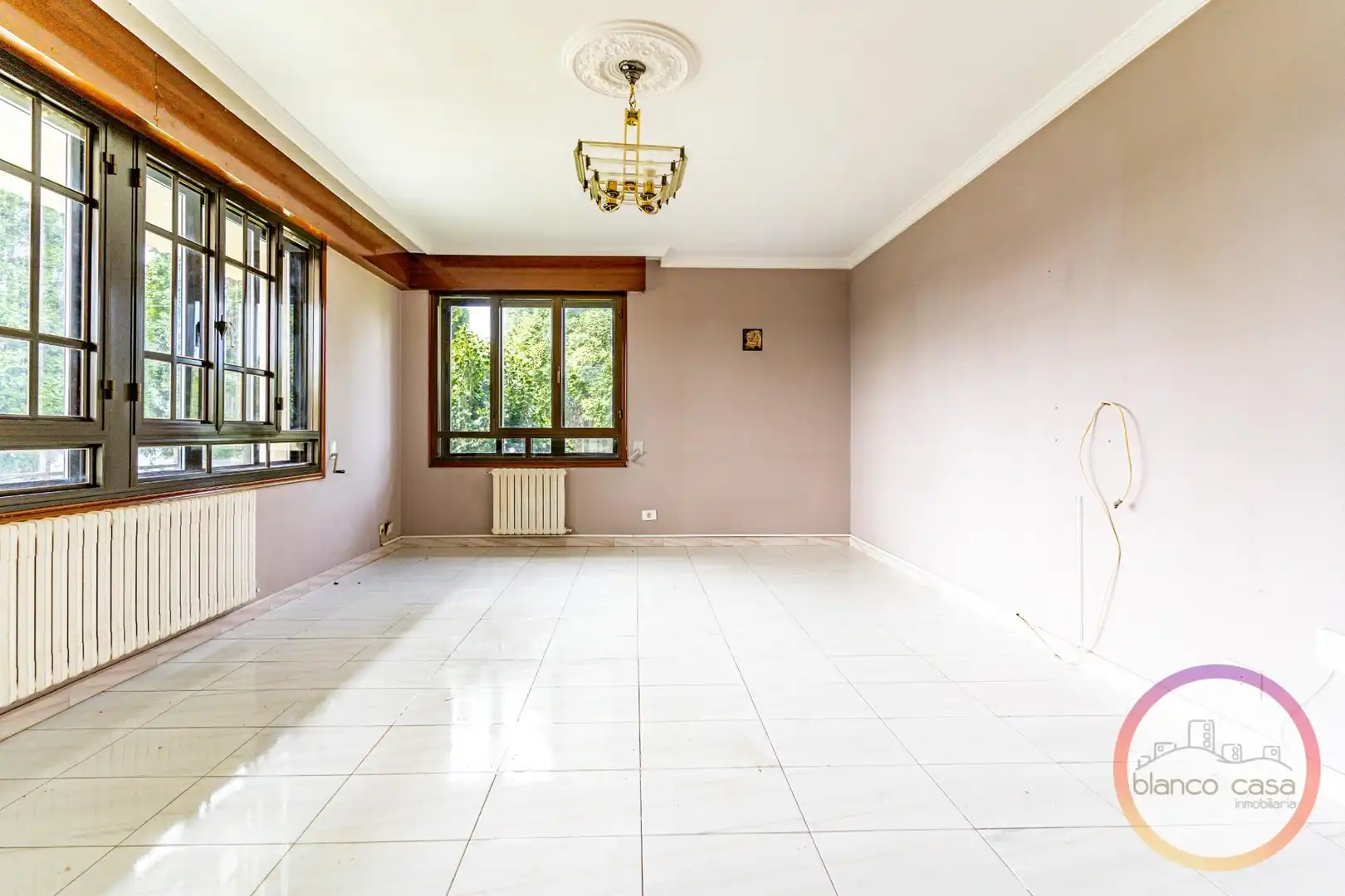 Sala de estar de Casa o chalet en venta en Carballo con Calefacción