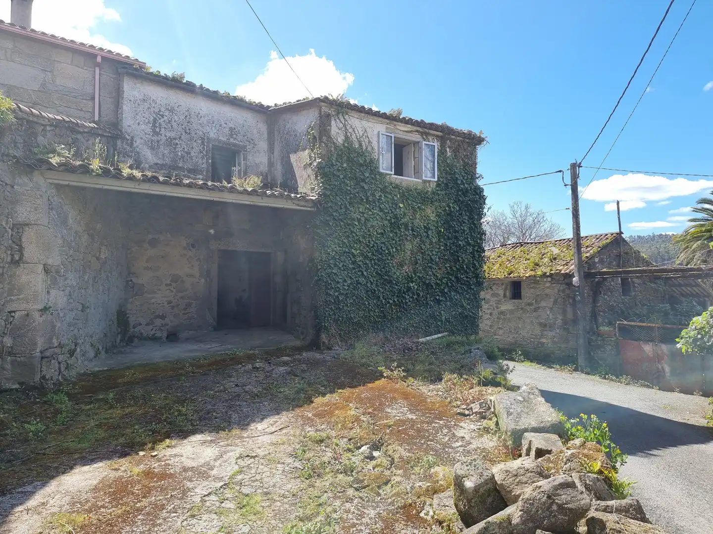 Außenansicht von Haus oder Chalet zum Verkauf in Santiago de Compostela  mit Privatgarten und Terrasse