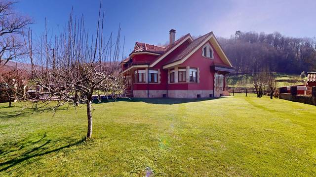 Casa-chalet en Venta en Saro
