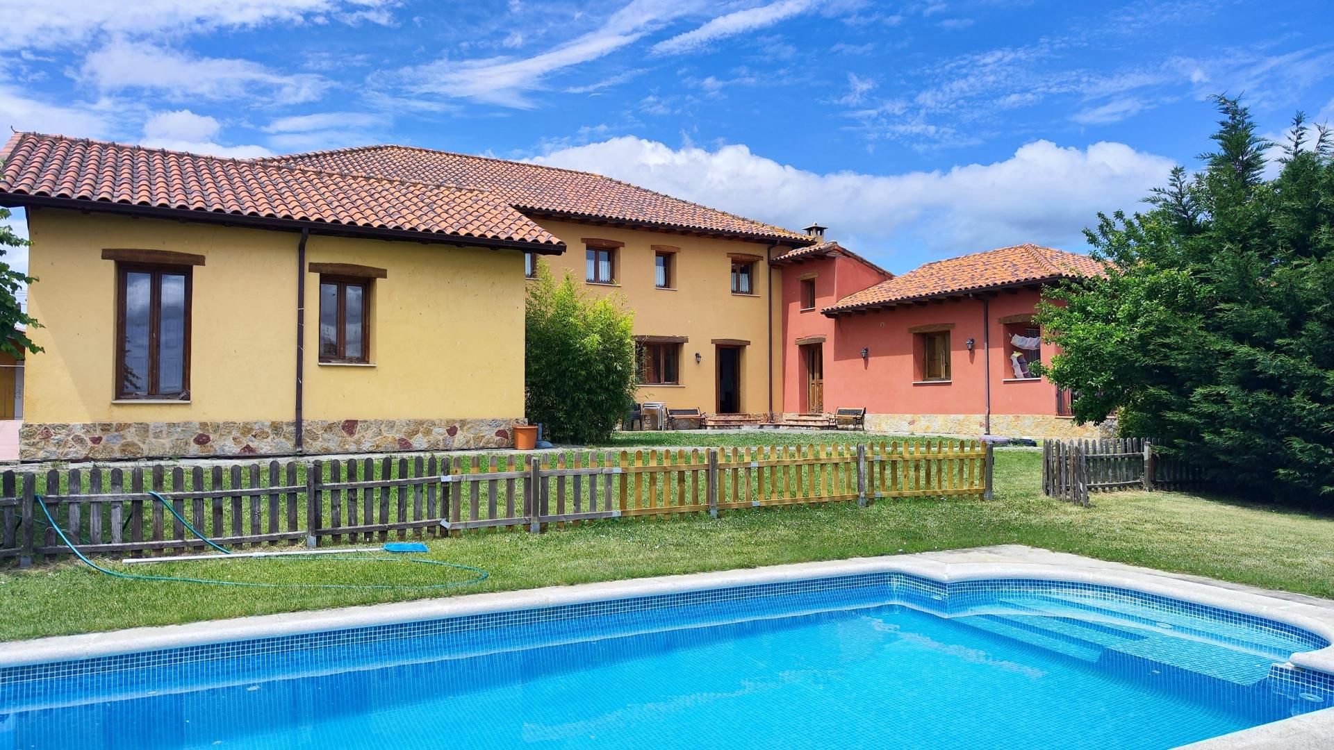 Garden of Country house for sale in Santovenia de la Valdoncina  with Heating and Swimming Pool