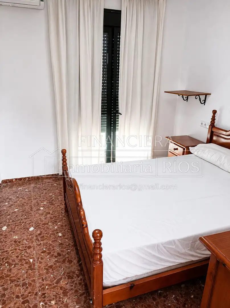 Dormitori de Casa o xalet en venda en Alcalá de Guadaira amb Aire condicionat i Terrassa