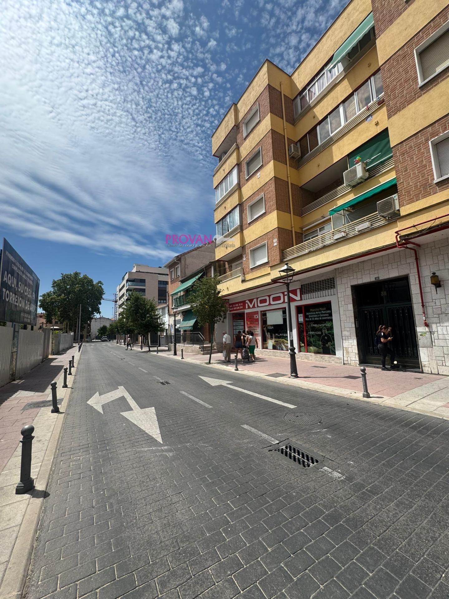 Vista exterior de Local de lloguer en Torrejón de Ardoz amb Aire condicionat