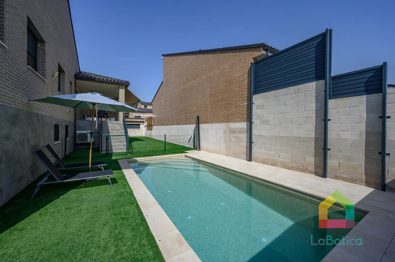 Piscina de Casa o xalet en venda en Olías del Rey amb Aire condicionat, Calefacció i Terrassa