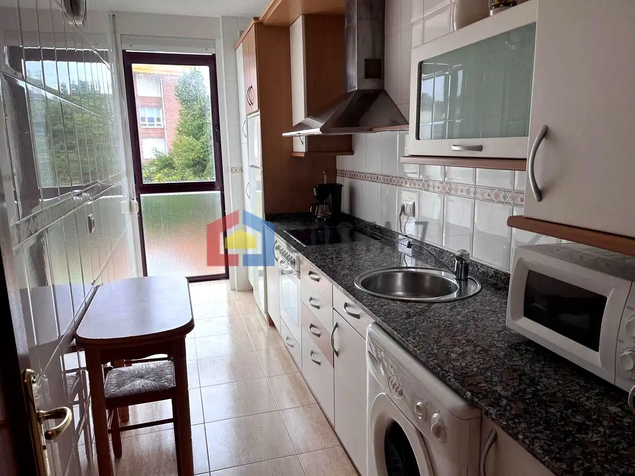 Küche von Wohnung zum Verkauf in Arnuero mit Abstellraum und Möbliert