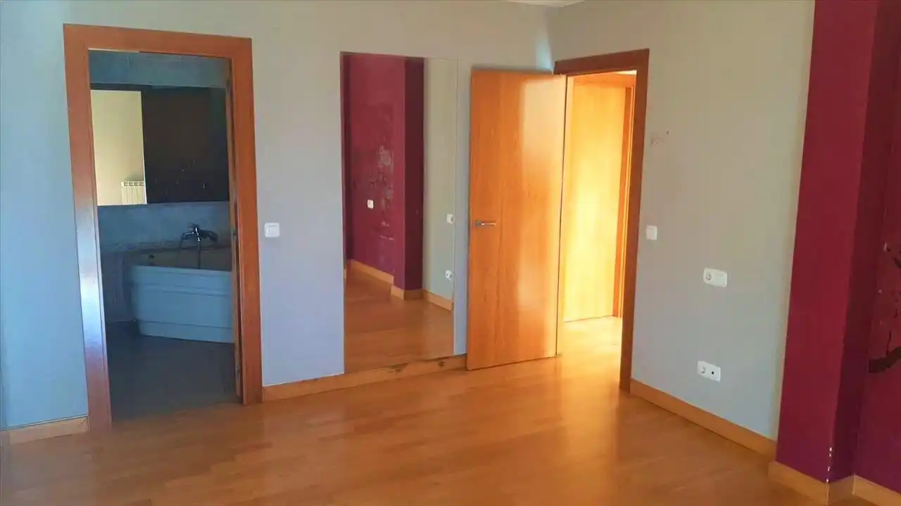 Habitación de Casa adosada en venta en Sariegos con Jardín privado