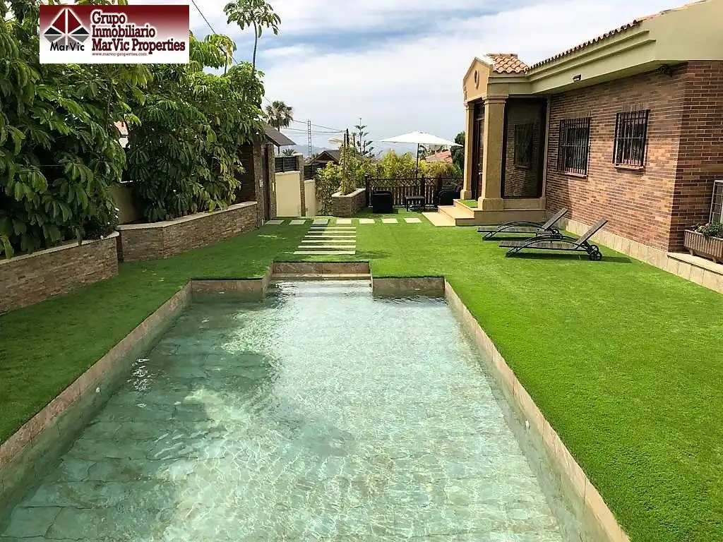 Piscina de Casa o xalet en venda en La Nucia amb Aire condicionat, Calefacció i Jardí privat