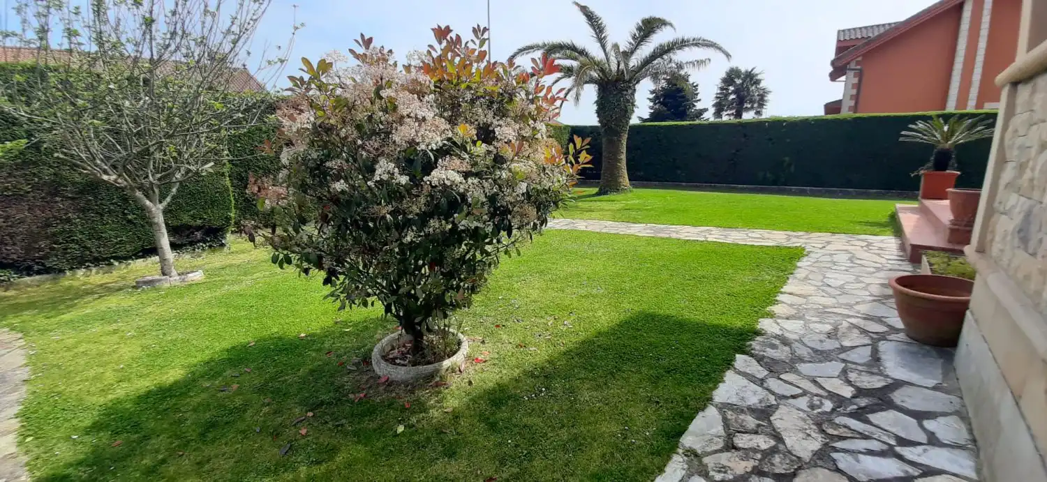 Jardí de Casa o xalet en venda en Argoños  amb Calefacció