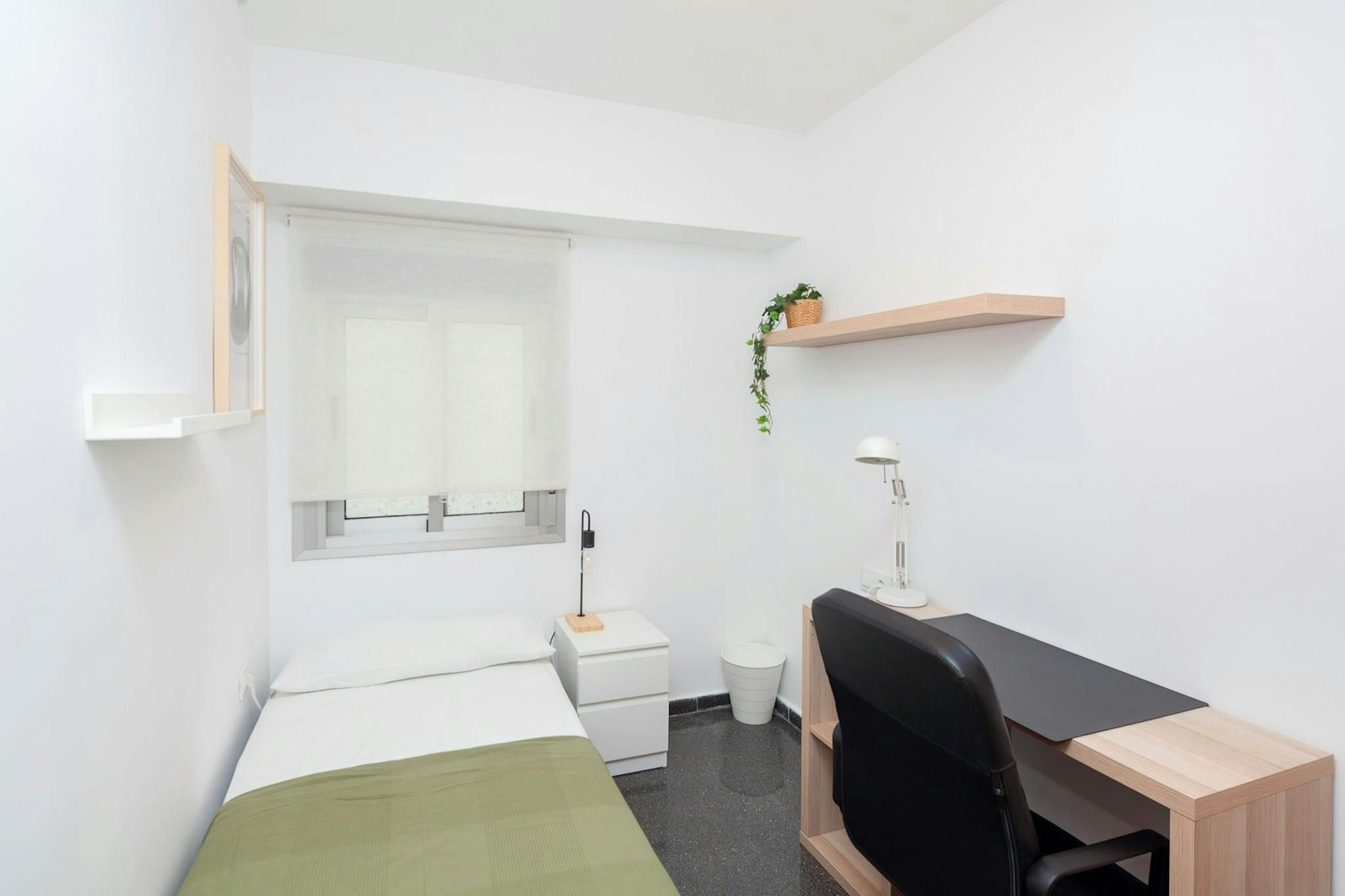 Bedroom of Flat to share in  Valencia Capital  with Furnished, Washing machine and TV