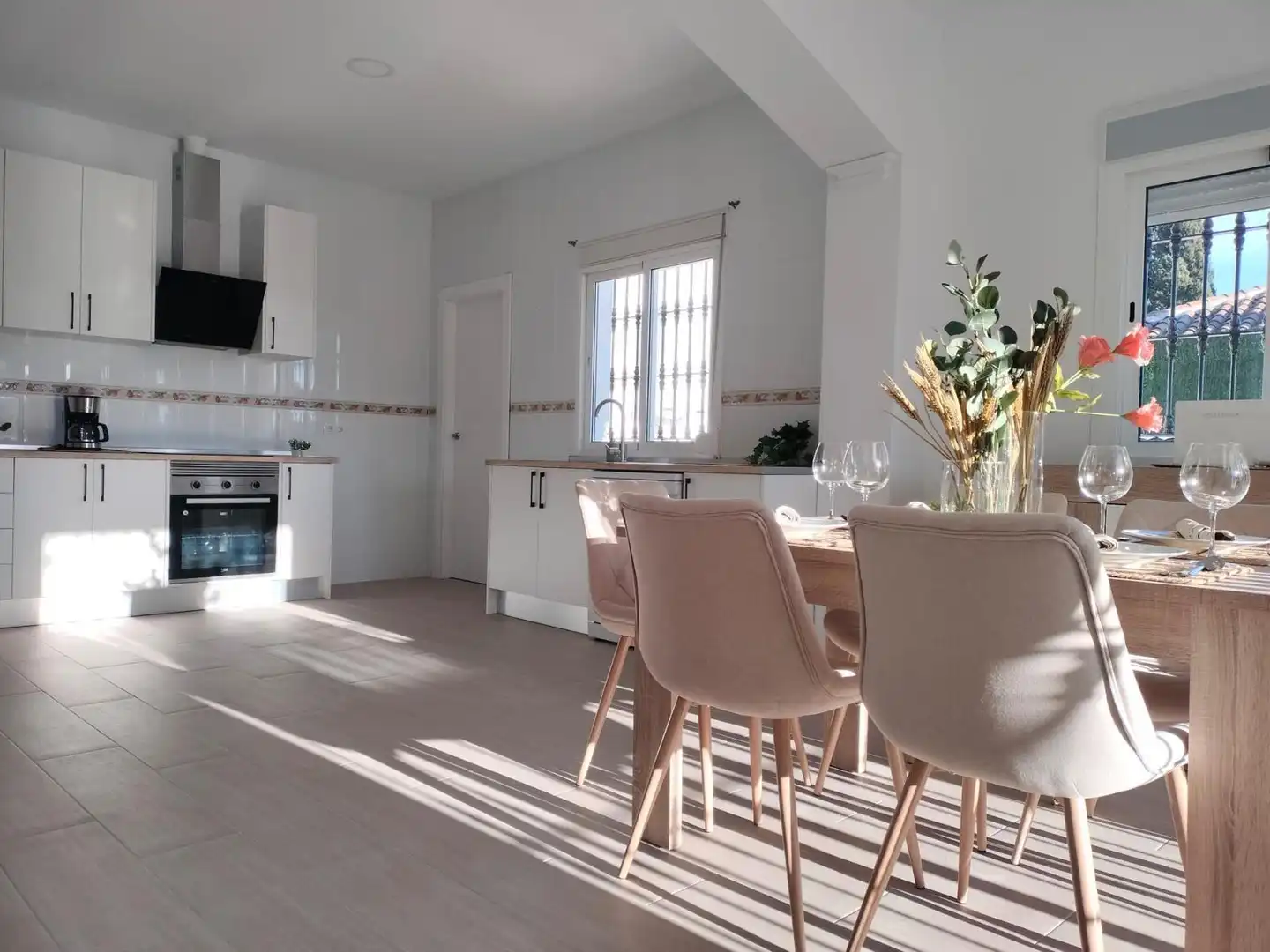 Cocina de Casa o chalet en venta en Benalmádena con Aire acondicionado, Calefacción y Jardín privado