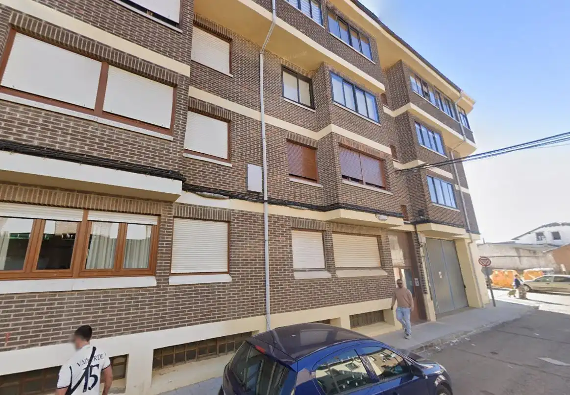 Vista exterior de Planta baja en venta en Herrera de Pisuerga