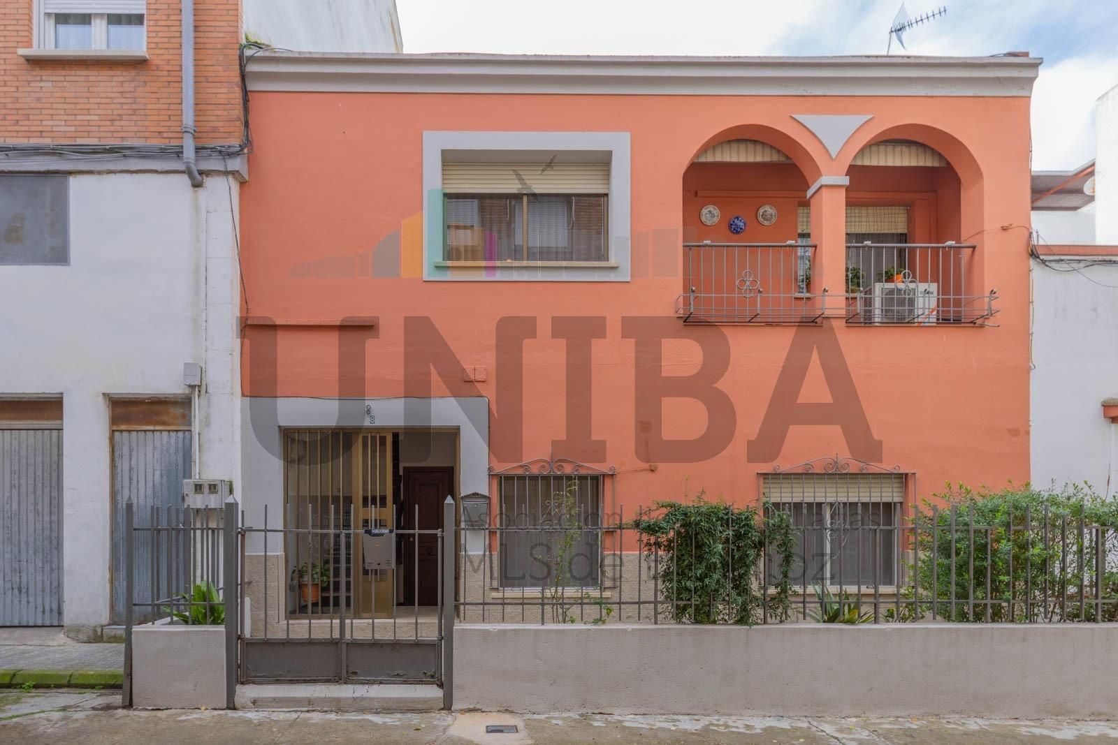 Exterior view of House or chalet for sale in Badajoz Capital  with Terrace and Balcony