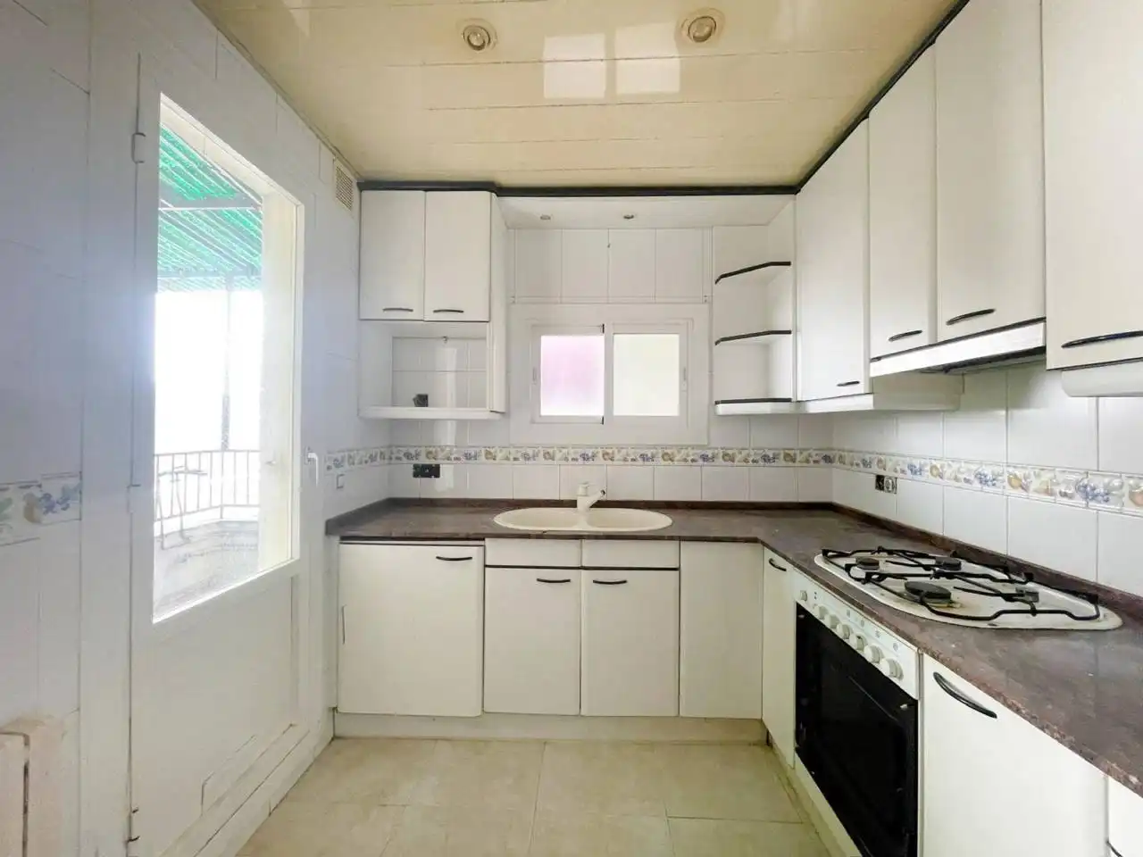 Küche von Wohnung zum Verkauf in Cerdanyola del Vallès mit Heizung und Balkon