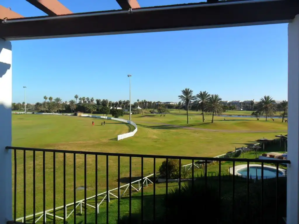 Flat with pool to rent in Costa Ballena Golf, imagen 4