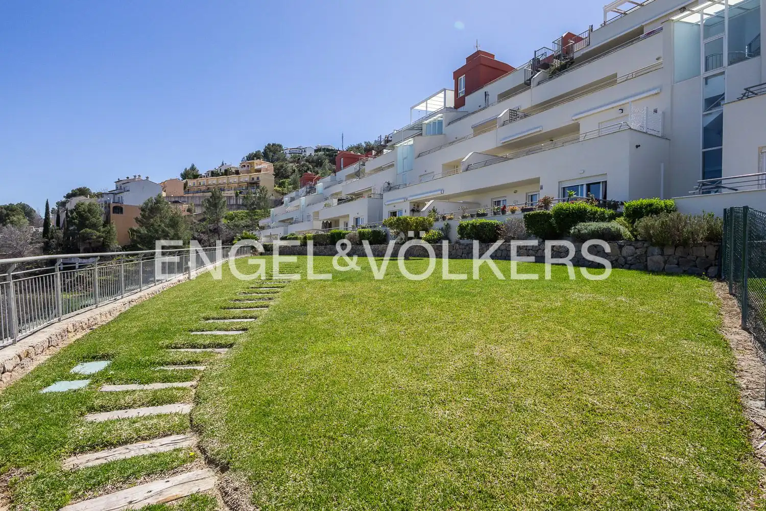 Exterior view of Flat for sale in Ador  with Air Conditioner, Heating and Private garden
